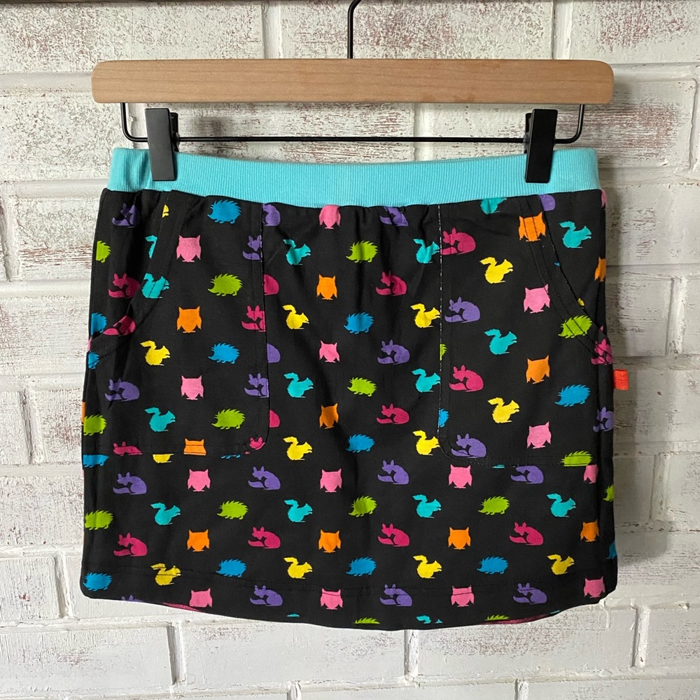 LITTLE MISSMATCHED | Girls sz. M reversible two layer soft waist above knee.